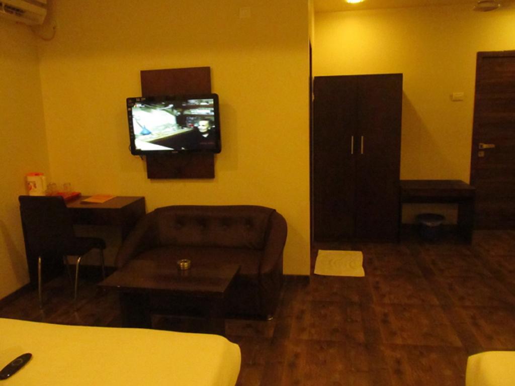 Hotel Sai Regency Daman Bilik gambar
