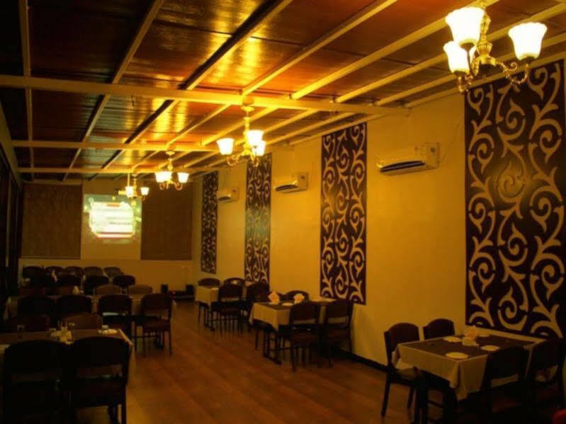 Hotel Sai Regency Daman Luaran gambar